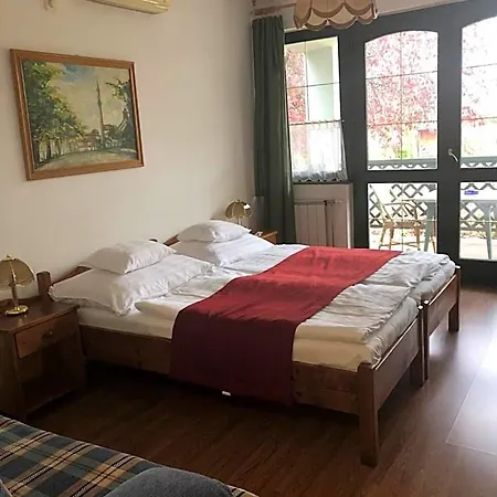 Couette-café Bacchus Panzio 3*