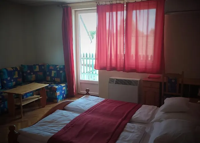 Bacchus Panzió Frühstückspension 3*